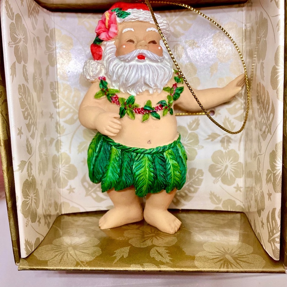 Vintage 1999 Island Heritage Hulu Santa #13051- New